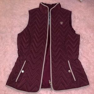 ARIAT riding vest maroon